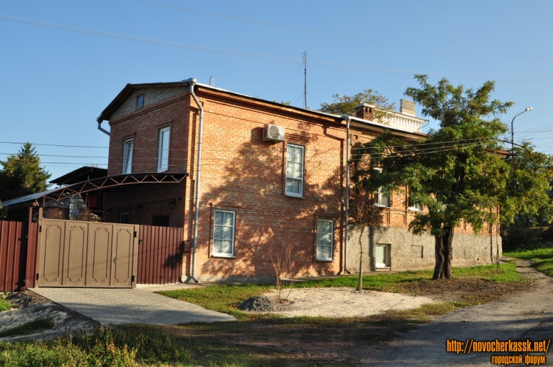 Новочеркасск: Криничный переулок, 2. Пересечение с Буденновской