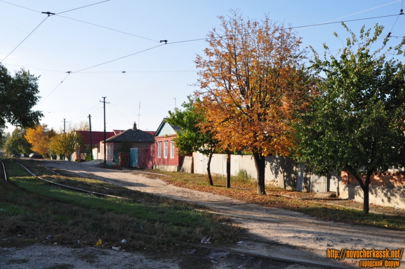 Новочеркасск: Щорса. Вид с пер. Криничного в сторону Островского