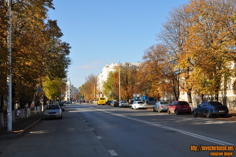 Новочеркасск: Осенняя Московская. Между Просвещения и Дубовского