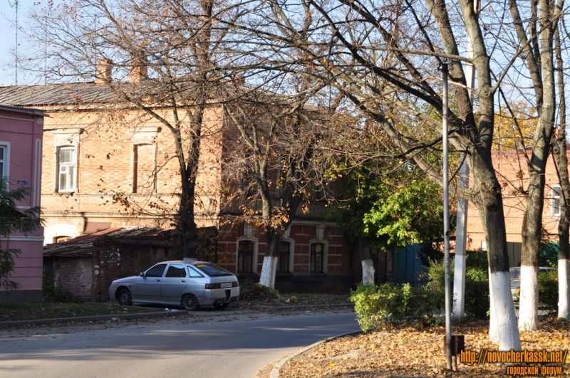 Новочеркасск: Особняк на пл. Левски, 12