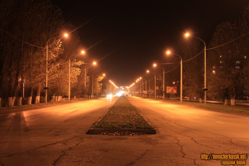 Новочеркасск: Баклановский ночью. Вдоль Рощи