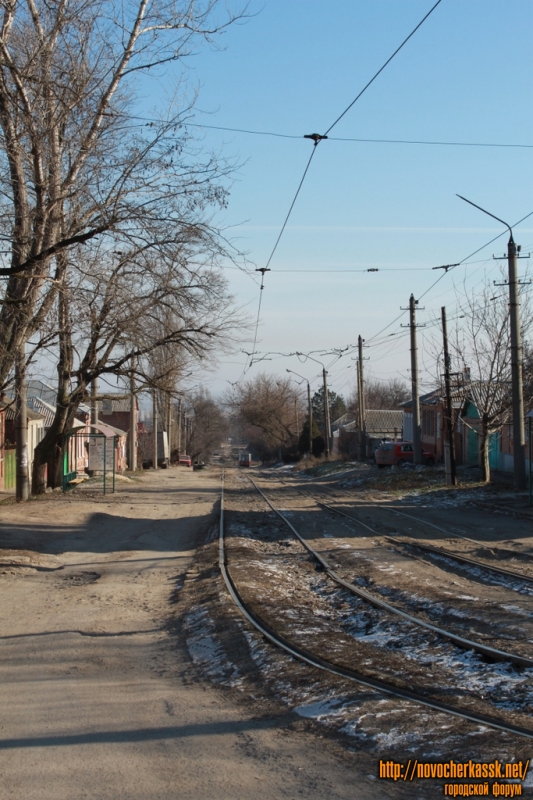 Новочеркасск: Улица Щорса. Вид с улицы Крылова в сторону Ленгника