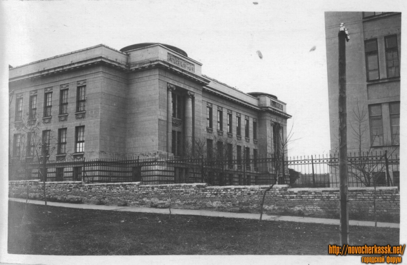 Новочеркасск: Богдана Хмельницкого, ХимФак НПИ