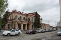 Фасадная сторона вокзала в Новочеркасске
