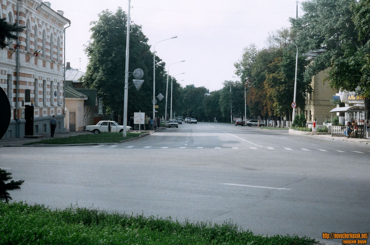 Новочеркасск: Вид на ул. Московскую с ул. Троицкой. 25 августа 2004 г.