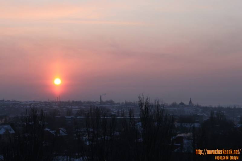 Новочеркасск: Рассвет над городом. Вид с пересечения Троицкой / Первомайской
