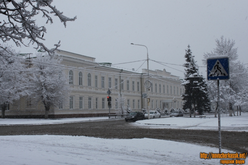 Новочеркасск: Перекресток пр. Ермака и ул. Просвещения, школа номер 3