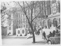 Апрель 1970 г. Главный корпус НПИ. Столетие Ленина. Ул. Просвещения
