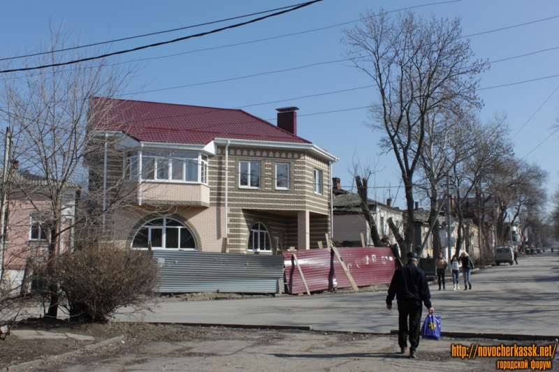 Новочеркасск: Угол пл. Левски и ул. им. Генерала Лебедя