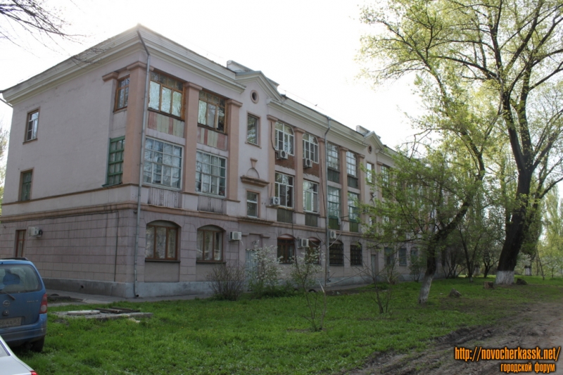 Новочеркасск: улица Гвардейская, 2