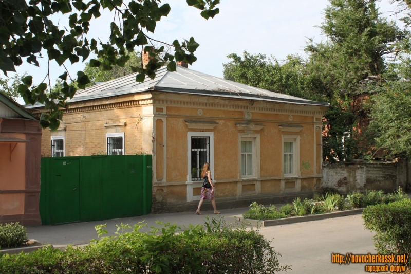 Новочеркасск: Улица Просвещения, 107