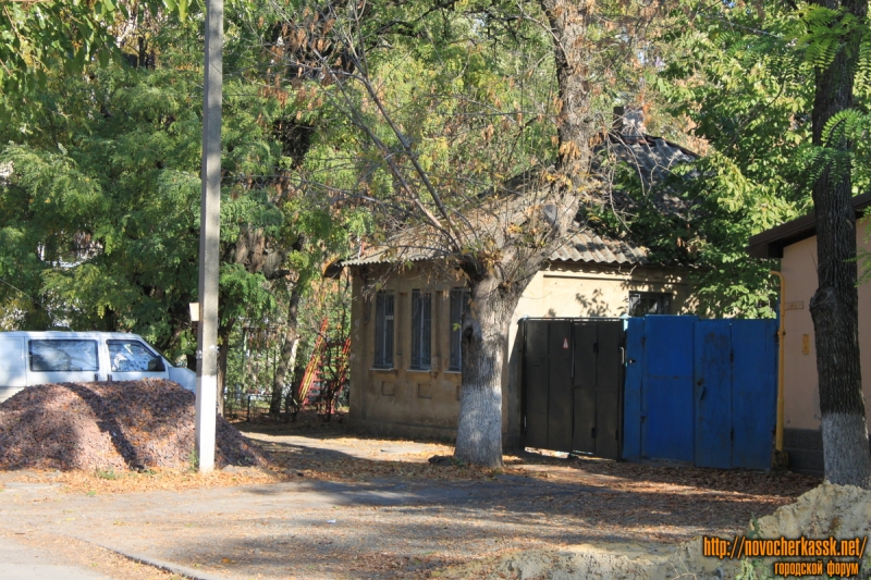 Новочеркасск: улица Ларина, 12