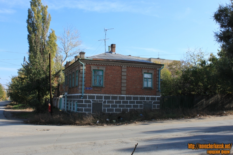 Новочеркасск: улица 26 Бакинских комиссаров, 30