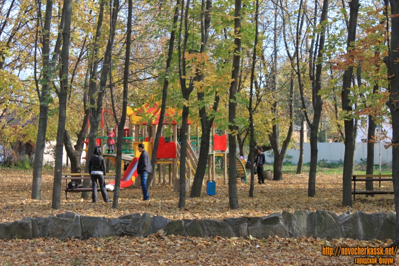 Новочеркасск: Детская площадка в детском парке