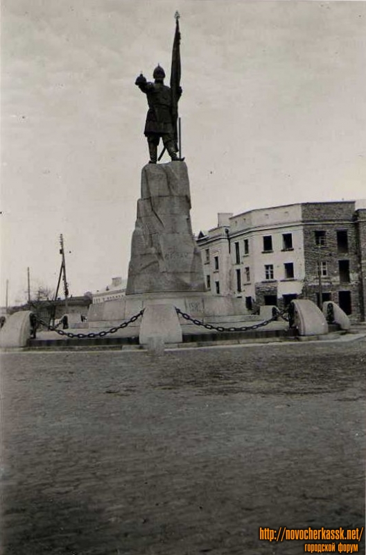 Новочеркасск: Памятник Ермаку
