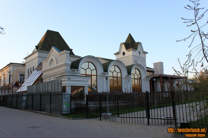 Новочеркасск: Гостиница в Александровском парке