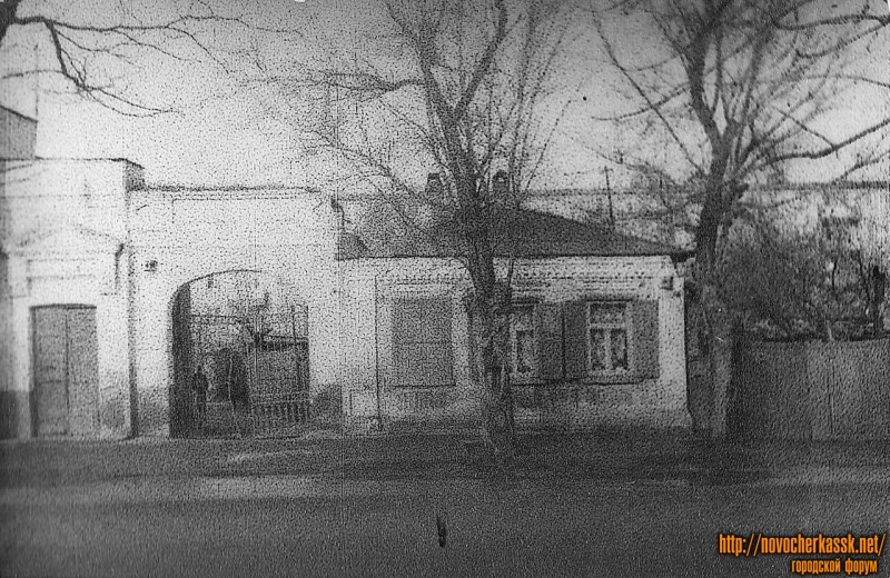 Новочеркасск: Проспект Баклановский, 72 (на месте ТЦ Баклановский)