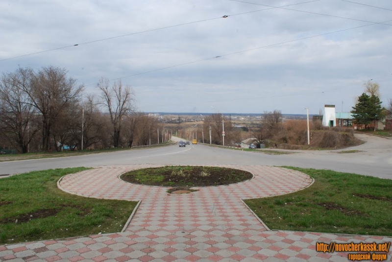 Новочеркасск: Сп. Герцена и кафе "Кавказ".