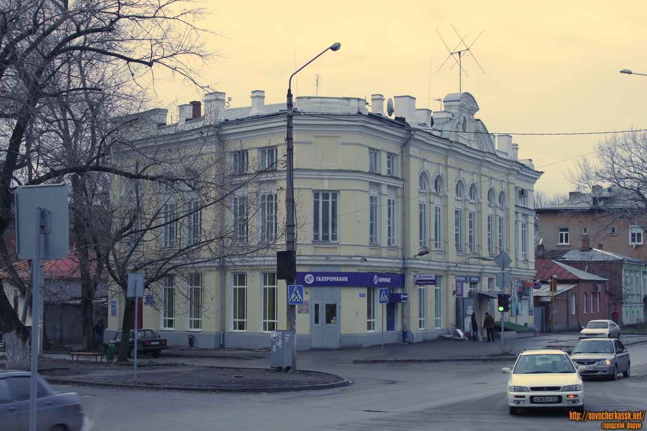 Памятник покорителю сибири ермаку в новочеркасске. Памятник ермаку в новочеркасске. Проспект ермака 86 новочеркасск. Швейная фабрика новочеркасск. Новочеркасск втб ермака.