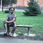 Памятник казаку перед Администрацией