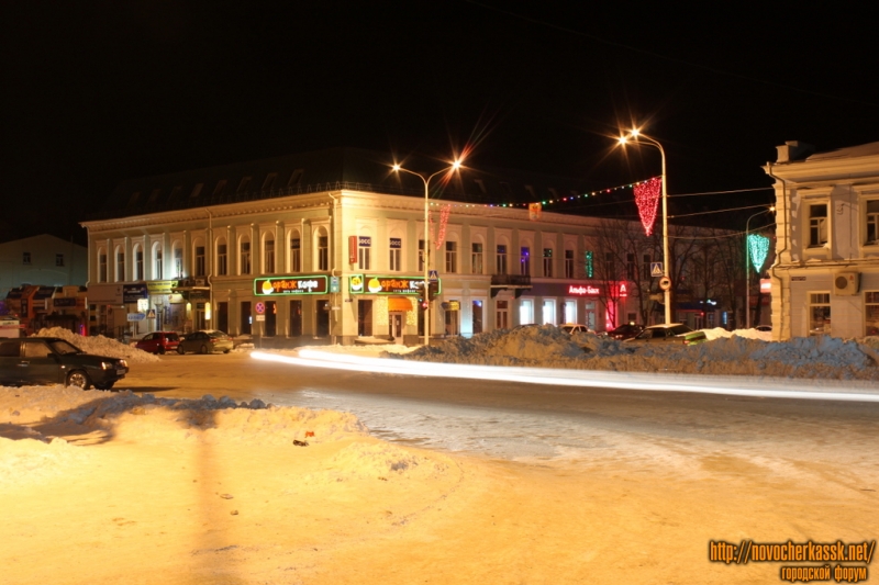 Новочеркасск: Торговый центр «Южный». Проспект Платовский, пересечение с Московской