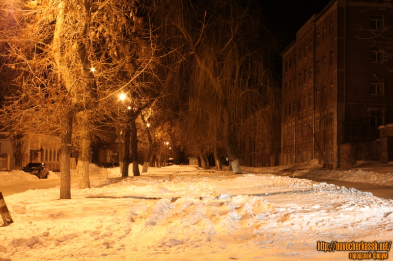 Новочеркасск: Аллея на Александровской