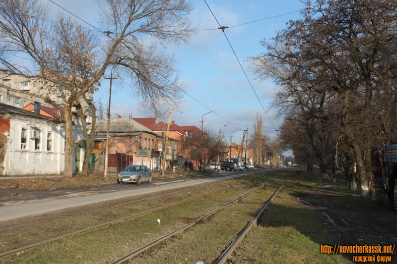 Новочеркасск: Улица Троицкая. Вид с улицы Михайловской