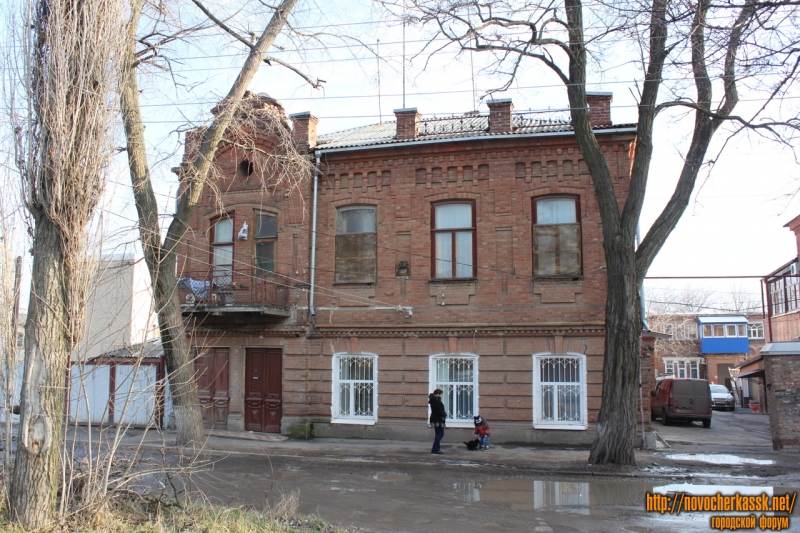 Новочеркасск: Улица Бакунина, 61