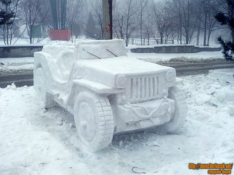 Новочеркасск: Снежные фигуры перед пожарной частью. Пушкинская
