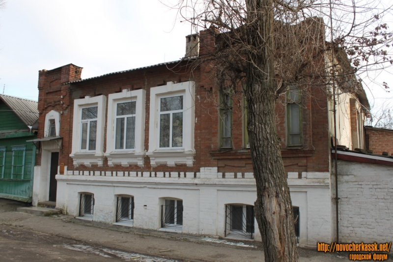 Новочеркасск: Улица Бакунина, 17