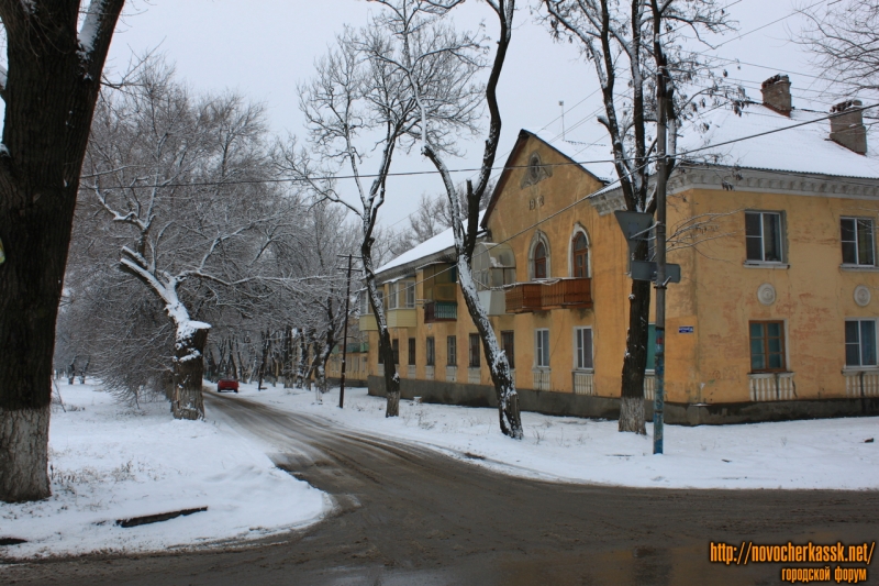 Новочеркасск: Магистральная. Вид от Калинина