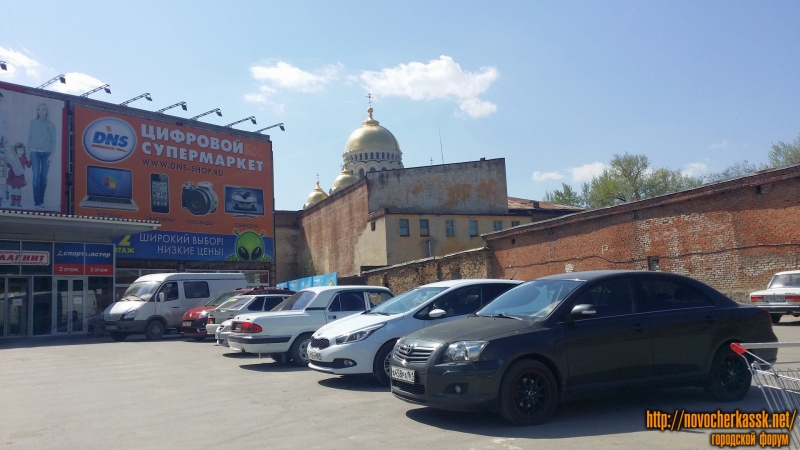 Новочеркасск: Парковка за ТЦ Арбат, вид на собор