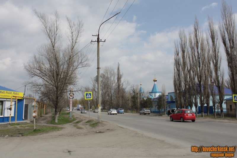 Новочеркасск: Улица Гагарина. Вид от улицы Луначарского