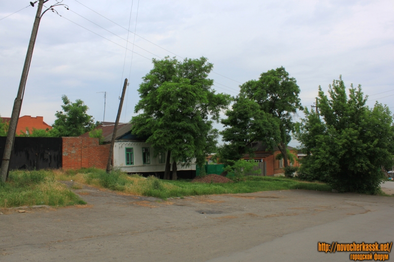 Новочеркасск: Улица Ларина 33, 35