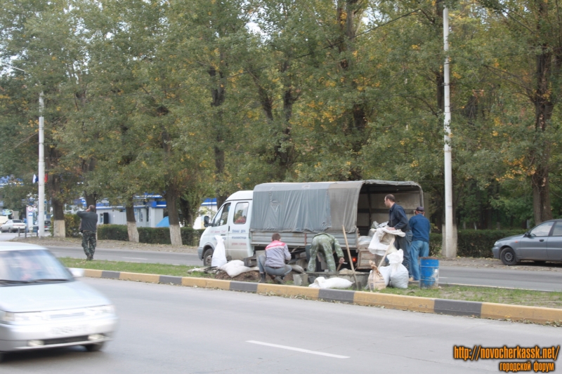 Новочеркасск: Установка памятников коням на проспекте Баклановском