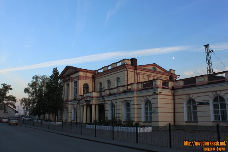 Новочеркасск: Железнодорожный вокзал Новочеркасска