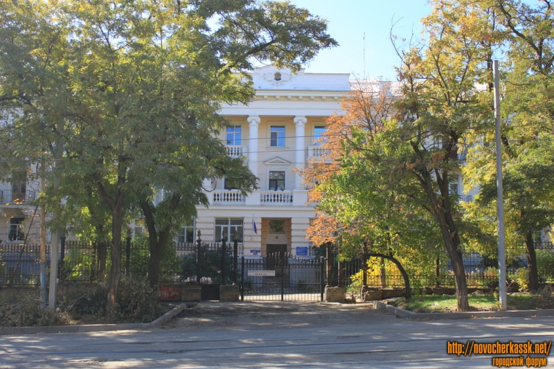 Новочеркасск: Улица Богдана Хмельницкого, 151. Профессорский дом НПИ