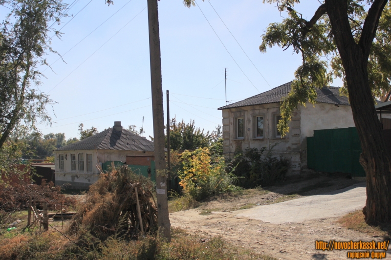 Новочеркасск: Улица Богдана Хмельницкого, 121-125