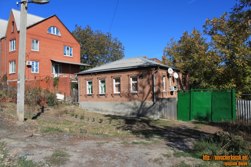 Новочеркасск: Улица Богдана Хмельницкого, 98