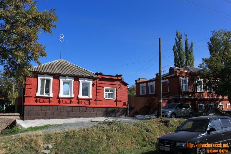 Новочеркасск: Улица Богдана Хмельницкого, 88