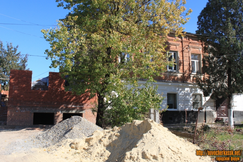 Новочеркасск: Улица Богдана Хмельницкого, 76