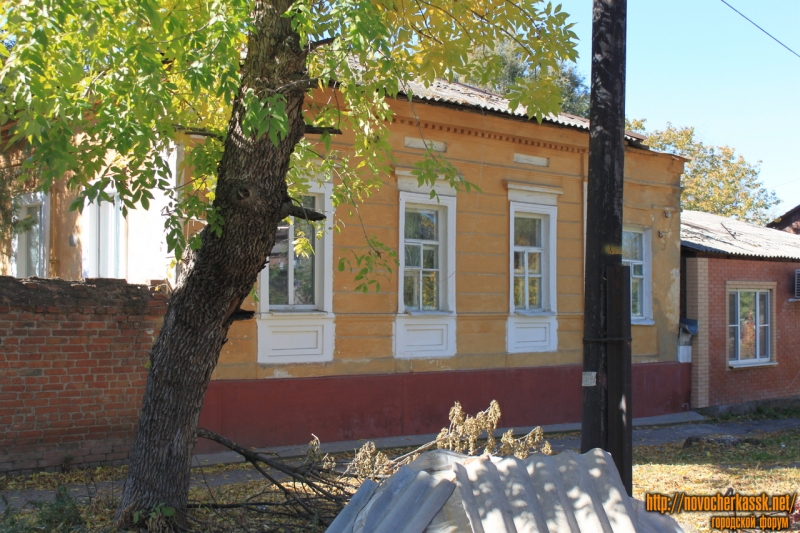 Новочеркасск: Улица Богдана Хмельницкого,  77