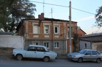 Красный спуск, 16