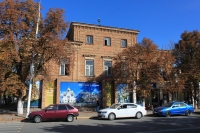 Угол Московской, 26 и Красноармейской, 17. Бывшая музыкальная школа и парикмахерская
