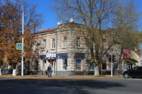 Угол Московской, 36 и Дубовского, 30. Бывший канцелярский магазин «Три карандаша»
