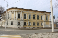Здание на углу пл. Ермака, 12 и пр. Ермака, 39