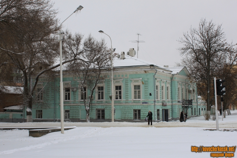 Новочеркасск: Проспект Платовский, 49