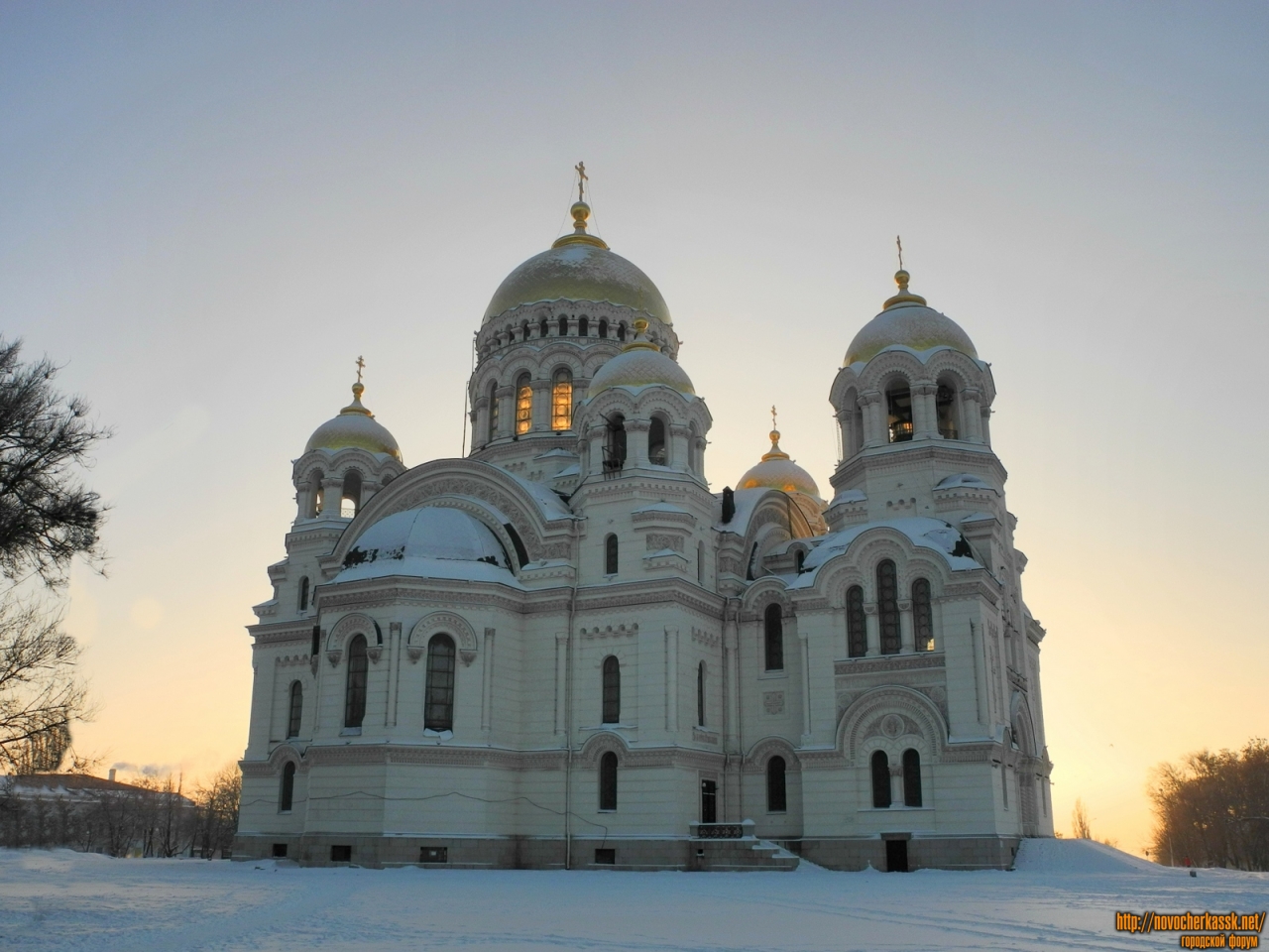 Новочеркасск: Собор в Новочеркасске на рассвете