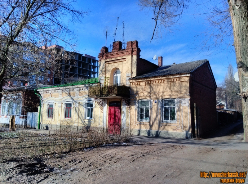 Новочеркасск: Улица Просвещения, 104