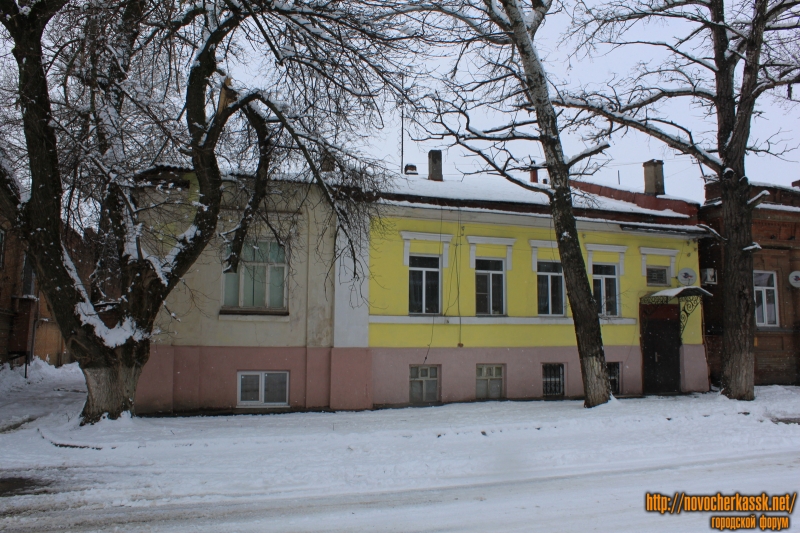 Новочеркасск: Улица Красноармейская, 16